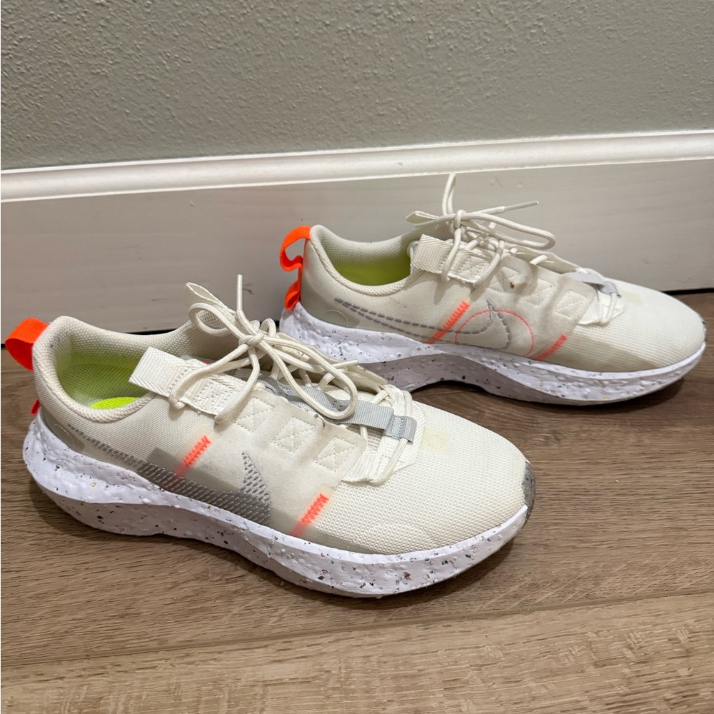 Women’s Nike sneakers